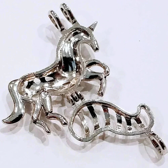 Mythical Unicorn Horse Charm Pendant Silver Tone - Picture 2 of 3